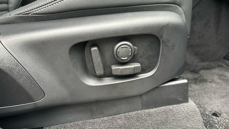 Land Rover Discovery 3.0 D350 Dynamic SE 5dr Auto Diesel Station Wagon